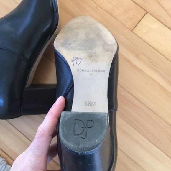 Donald Pliner black heeled boots 6.5 - Picture 5 of 10